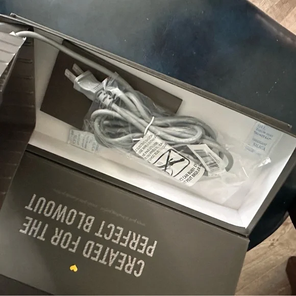 Drybar The Tress Press Straightening Iron BRAND NEW - Picture 3 of 4